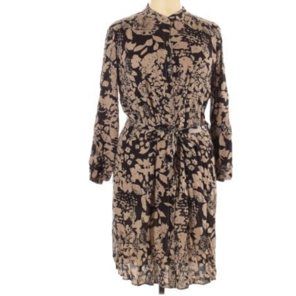 Super fashionable, cute casual dress!